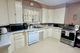 90 E Roe Blvd, Patchogue, NY 11772 - Photo 11