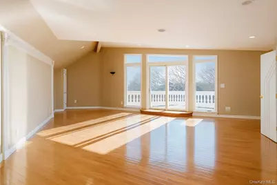 130 Wampum Lane, West Islip, NY 11795 - Photo 23