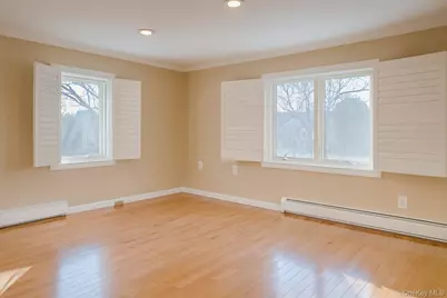 130 Wampum Lane, West Islip, NY 11795 - Photo 17