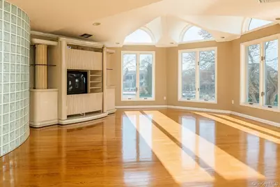 130 Wampum Lane, West Islip, NY 11795 - Photo 27