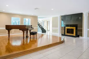 130 Wampum Ln, West Islip, NY 11795 - Photo 11