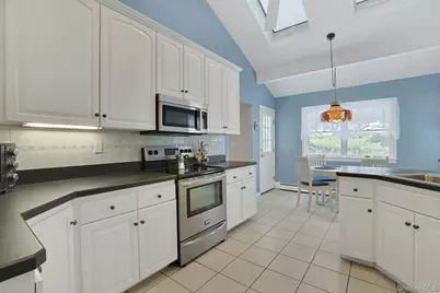 31 W Linwood Street, Valhalla, NY 10595 - Photo 11