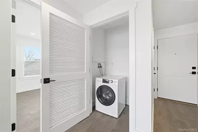 180 Deer Park Avenue #303, Babylon, NY 11702 - Photo 21