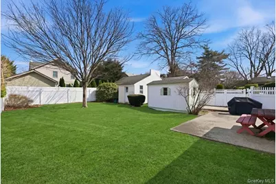 25 Raymond Street, Rockville Centre, NY 11570 - Photo 21