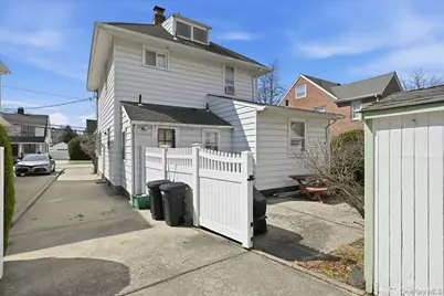 25 Raymond Street, Rockville Centre, NY 11570 - Photo 23