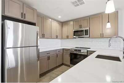 180 Deer Park Avenue #204, Babylon, NY 11702 - Photo 11