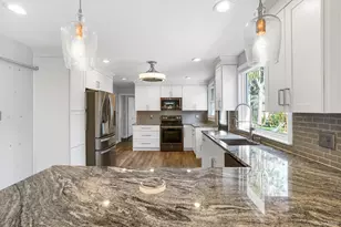 36 Hasbrouck Dr, Poughkeepsie, NY 12603 - Photo 17