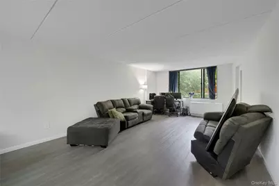 777 N Macquesten #305, Fleetwood, NY 10522 - Photo 5