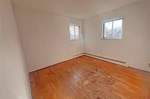 192 Ferraris St, Copiague, NY 11726 - Photo 13