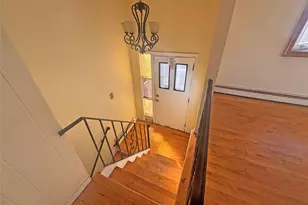 192 Ferraris St, Copiague, NY 11726 - Photo 5