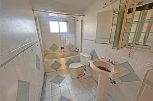 192 Ferraris St, Copiague, NY 11726 - Photo 15