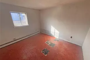 192 Ferraris St, Copiague, NY 11726 - Photo 19