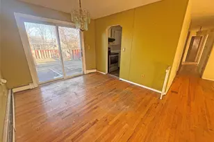 192 Ferraris St, Copiague, NY 11726 - Photo 7