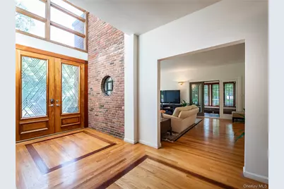 3 West Drive, Manhasset, NY 11030 - Photo 3