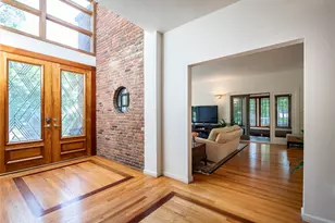 3 West Dr, Manhasset, NY 11030 - Photo 3