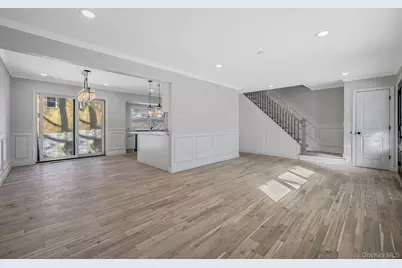 39 E Lyons Street, Melville, NY 11747 - Photo 7