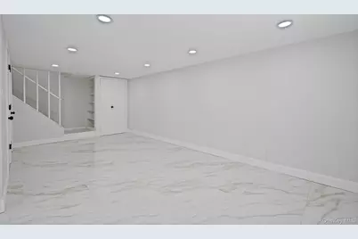 39 E Lyons Street, Melville, NY 11747 - Photo 23