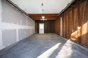 39 E Lyons St, Melville, NY 11747 - Photo 27