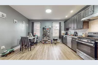 82 Moquette Row N, Yonkers, NY 10703 - Photo 3