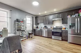 82 Moquette Row N, Yonkers, NY 10703 - Photo 5