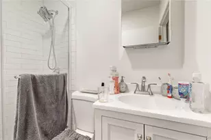 82 Moquette Row N, Yonkers, NY 10703 - Photo 13