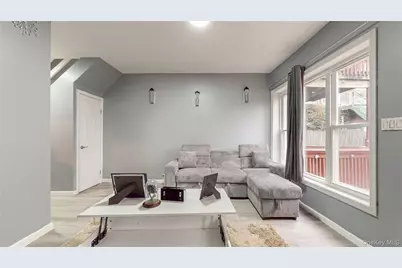 82 Moquette Row N, Yonkers, NY 10703 - Photo 15