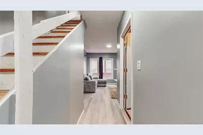 82 Moquette Row N, Yonkers, NY 10703 - Photo 17