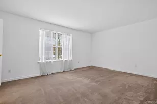 31 Daremy Cir, Medford, NY 11763 - Photo 13