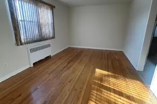 133-22 Laurelton Pkwy, Rosedale, NY 11422 - Photo 7