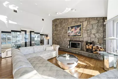 3094 Riverside Drive, Wantagh, NY 11793 - Photo 15