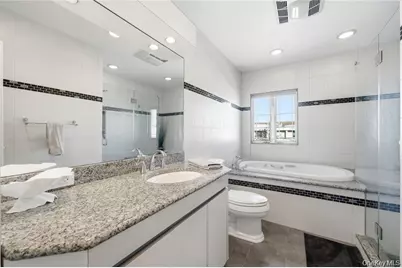 3094 Riverside Drive, Wantagh, NY 11793 - Photo 31