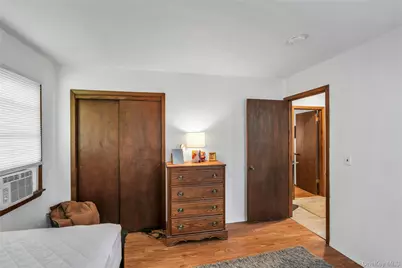 106 Summit Drive, Smithtown, NY 11787 - Photo 17
