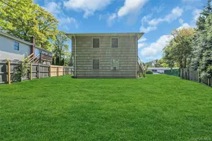 106 Summit Dr, Smithtown, NY 11787 - Photo 25