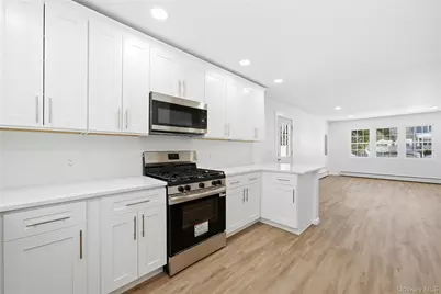 138 Calvert Avenue, Ronkonkoma, NY 11779 - Photo 3