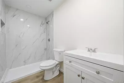 138 Calvert Avenue, Ronkonkoma, NY 11779 - Photo 11