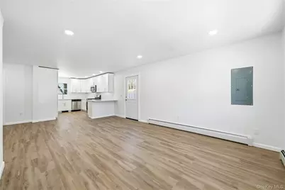 138 Calvert Avenue, Ronkonkoma, NY 11779 - Photo 17