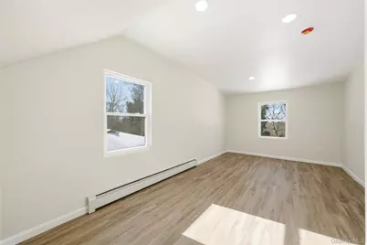 138 Calvert Avenue, Ronkonkoma, NY 11779 - Photo 25