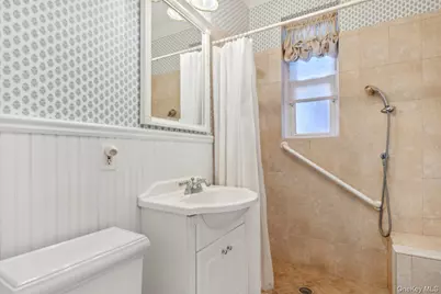 12 Hamilton Place #B5, Garden City, NY 11530 - Photo 13