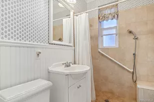 12 Hamilton Pl, Garden City, NY 11530 - Photo 13