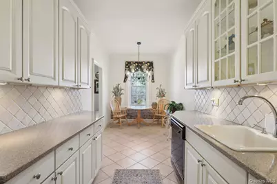 12 Hamilton Place #B5, Garden City, NY 11530 - Photo 9