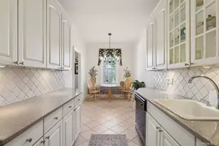 12 Hamilton Pl, Garden City, NY 11530 - Photo 9