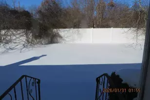 334 Robbins St, Lindenhurst, NY 11757 - Photo 11