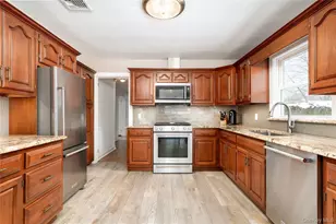 735 Reeve Ave, Mattituck, NY 11952 - Photo 19