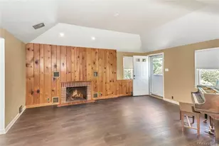 25 Valentine Ave, Huntington, NY 11743 - Photo 3