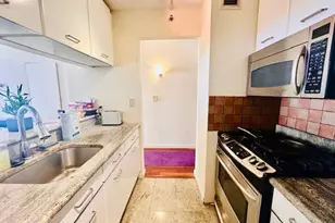 4 Martine Ave, White Plains, NY 10606 - Photo 9