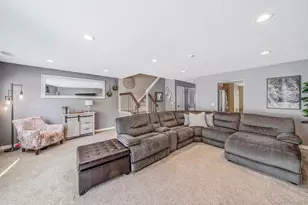 23 Gazebo Ln, Holtsville, NY 11742 - Photo 5