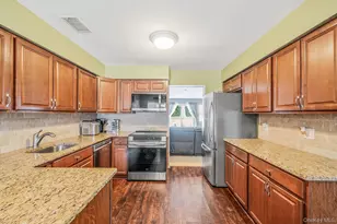 23 Gazebo Ln, Holtsville, NY 11742 - Photo 11