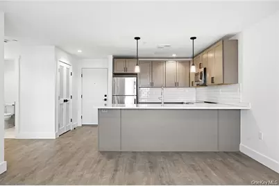 180 Deer Park Avenue #215, Babylon, NY 11702 - Photo 7