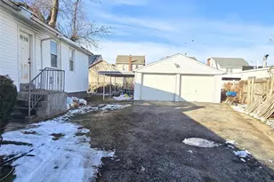 27 Midwood St, Hempstead, NY 11550 - Photo 3