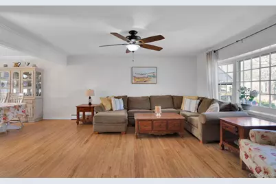 8 Beverly Lane, East Moriches, NY 11940 - Photo 5